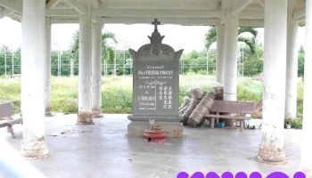 Bia Trương Vĩnh Ký - Bến Tre