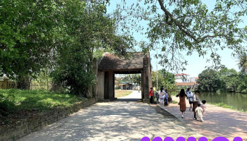 Cổng làng Mông Phụ - Đường Lâm