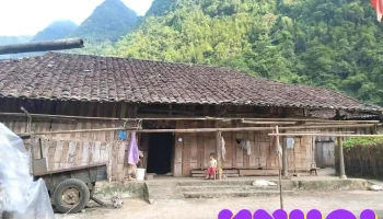 Nhà Pu Trong Phim Đi Giữa Trời Rực Rỡ - Cao Bằng