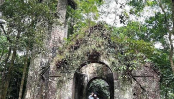 Tàn Tích Nhà Thờ Pháp Cổ - Hà Nội