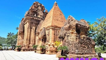 Tháp Bà Ponagar - Khánh Hòa