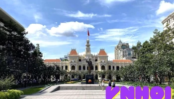 Tượng Chủ tịch Hồ Chí Minh - Bến Nghé