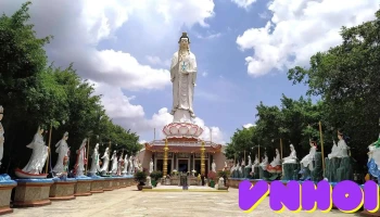 Tượng mẹ Quan Âm Đông Hải - Hưng Hội