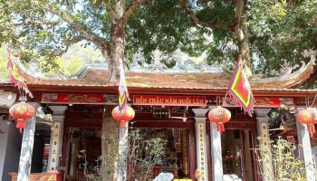 Đền Chầu Năm - Lạng Sơn