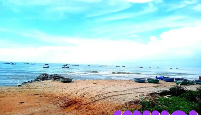 Bãi biển cộng đồng Hồ Lân - Bình Thuận