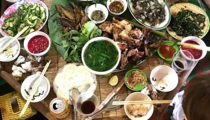 bãi tắm khe nạc - Từ Cầu