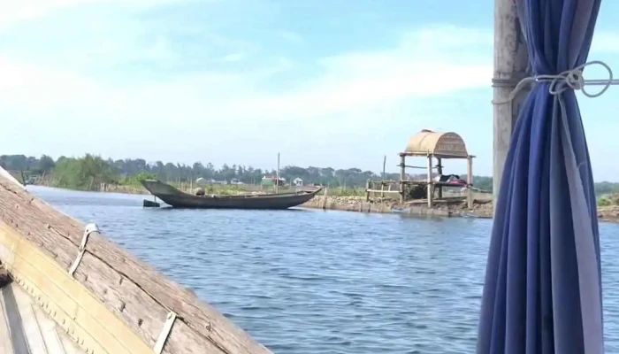 Ben Do Du Lich Pha Tam Giang Video - Thành Phố Huế
