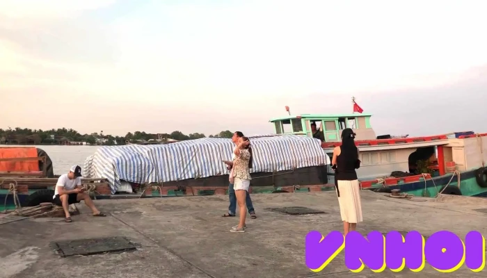 Ben Pha Cu Rach Mieu Thuyen - Bến Tre