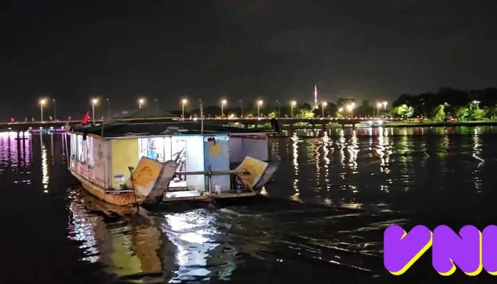 Ben Thuyen Toa Kham Thuyen - Thành Phố Huế