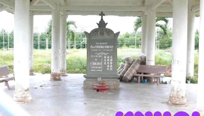 Bia Trương Vĩnh Ký - Bến Tre