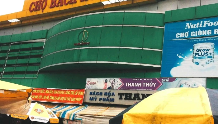 Cho Bach Hoa Giong Rieng Khong Gian Ben Trong - Kiên Giang