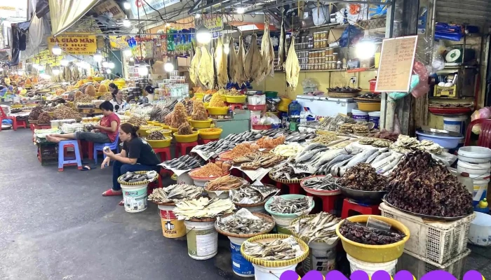 Cho Chau Doc Khong Gian Ben Trong - An Giang