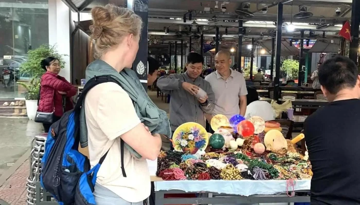 Cho Da Quy Luc Yen Coi Nguon Ruby Moi Nhat - Yên Bái
