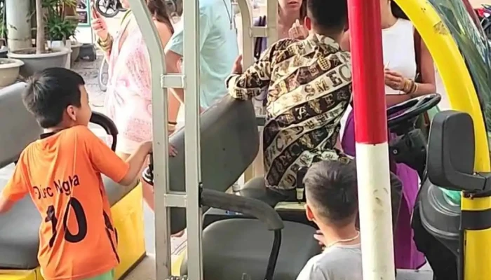 Cho Dem Cat Ba Tat Ca - Hải Phòng