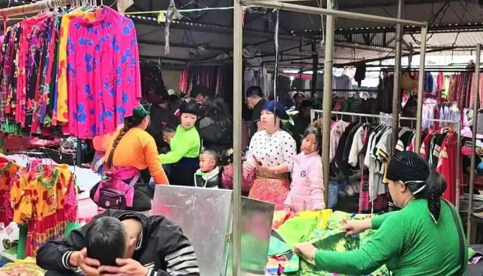Cho Dong Van Video - Hà Giang