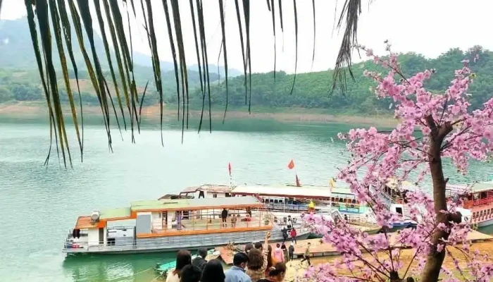 Cho Thue Thuyen Tai Thac Bo   Thung Nai Cua Chu So Huu - Hòa Bình