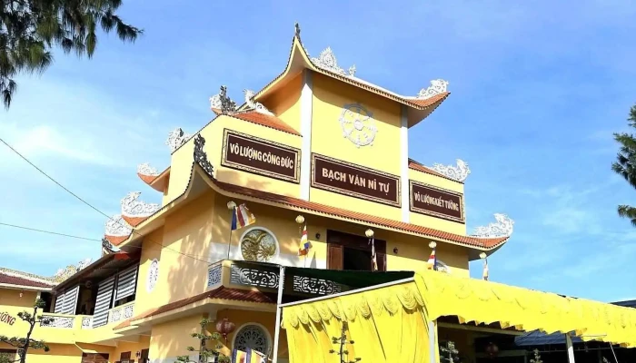 Chua Bach Van Tat Ca - Bến Tre