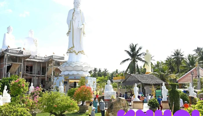 Chua Lien Hoa   Me Nam Hai Tien Giang Cua Chu So Huu - Tiền Giang