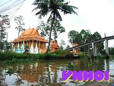 Chua Phat Giao Nam Tong Khmer Den - Kiên Giang