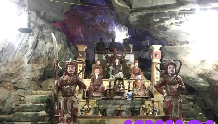 Chua Va Dong Hoa Son Den - Ninh Bình