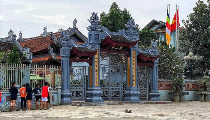 Chợ Mè - Ph.Phong Châu