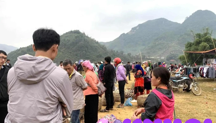 Chợ Trung Tâm huyện Tủa Chùa - Unnamed Road