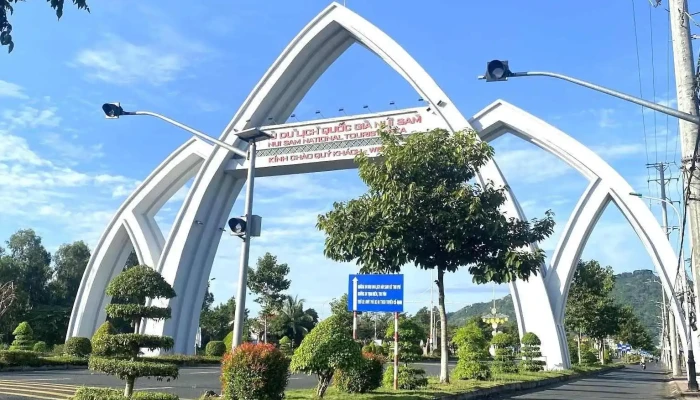 Cong Chao Khu Du Lich Quoc Gia Nui Sam Tat Ca - An Giang