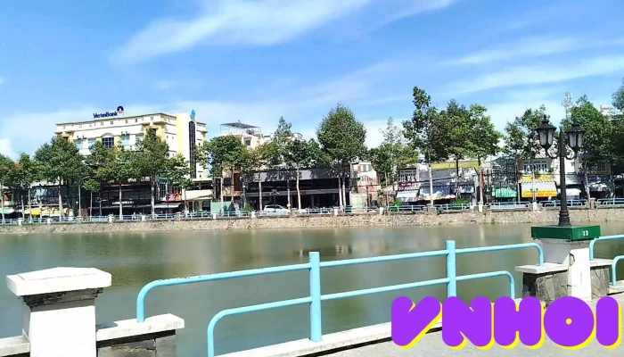 Cong Vien   Tet Mau Than Cong Vien   Gieng Nuoc Lon   Nha Tuong Niem - Tiền Giang