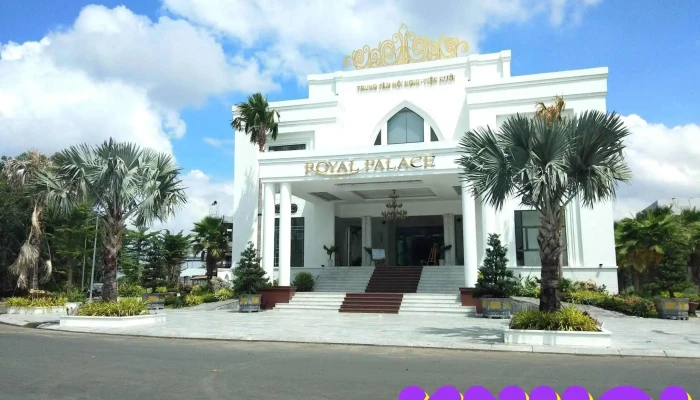 Cong Vien Bai Duong Royal Palace - Kiên Giang