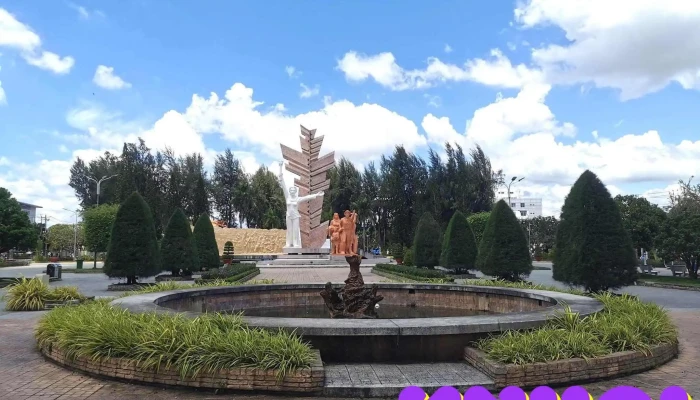 Cong Vien Dong Khoi Tat Ca - Bến Tre