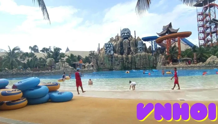 Cong Vien Nuoc   Vinpearl Phu Quoc Video - Kiên Giang