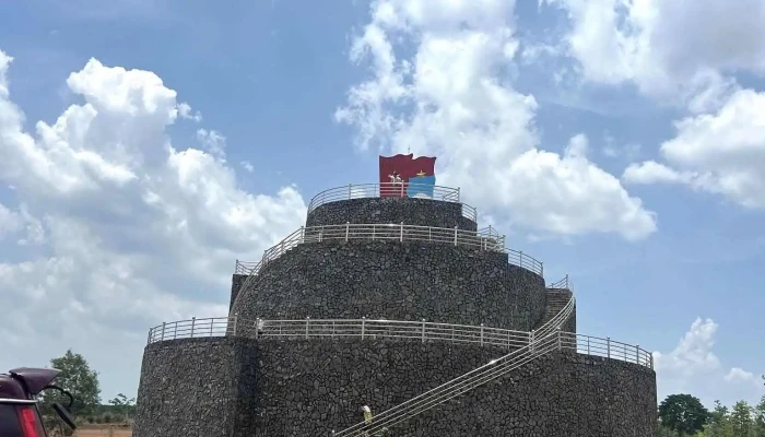 Cot Co Giai Phong Tat Ca - Bình Phước