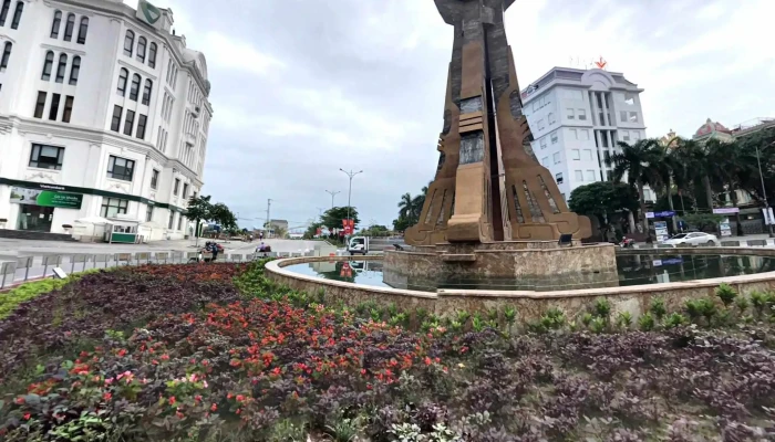 Cot Dong Ho Thanh Pho Tu Son Che Do Xem Pho Va 360deg - Bắc Ninh