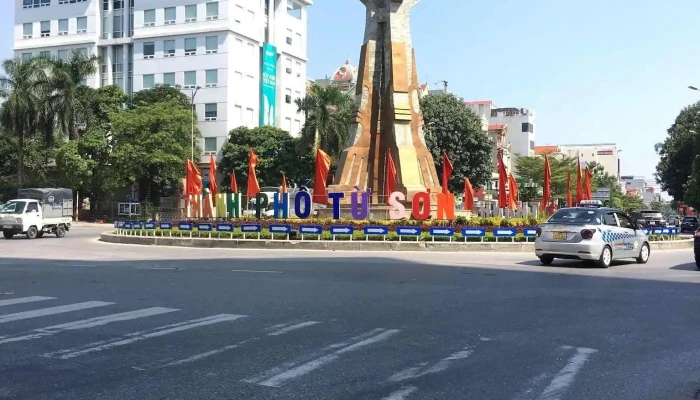 Cot Dong Ho Thanh Pho Tu Son Tat Ca - Bắc Ninh