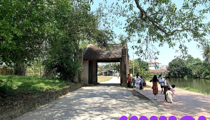 Cổng làng Mông Phụ - Đường Lâm