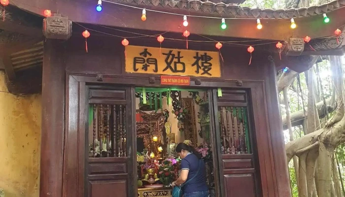 Den Co Be Mo Than Cau Thang - Tuyên Quang
