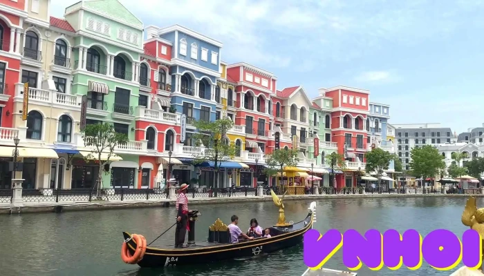Di Thuyen Venice Water Taxi   Grand World Phu Quoc Video - Kiên Giang