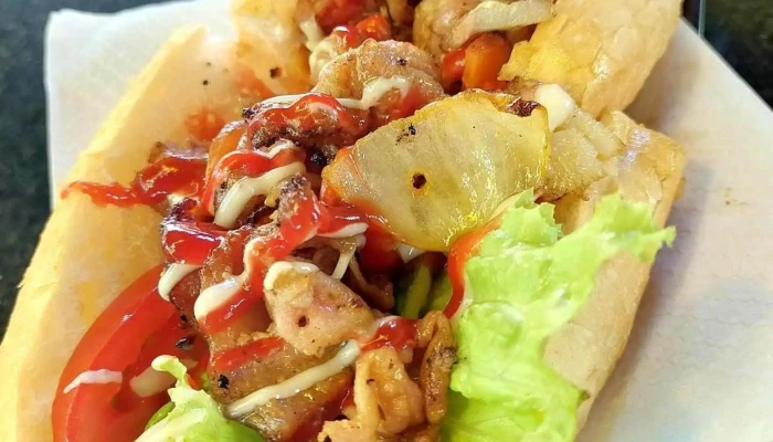 Diem Dung Chan Kim Phuong Banh Mi Kep Xuc Xich - Khánh Hòa