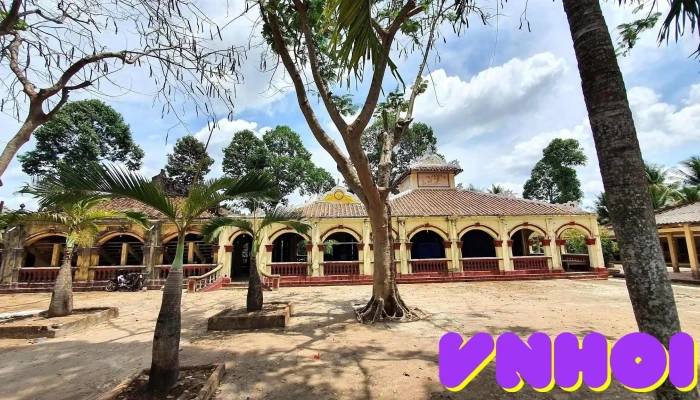 Dinh Tien Thuy Tat Ca - Bến Tre