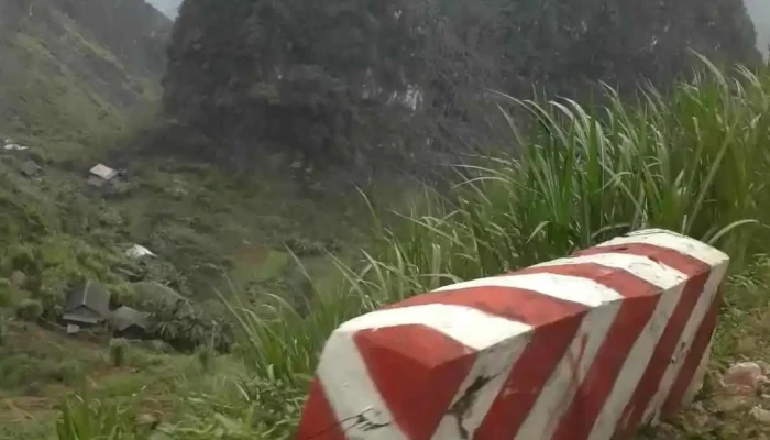 Dong Van Diem Hen Noi Cuc Bac Nui - Hà Giang