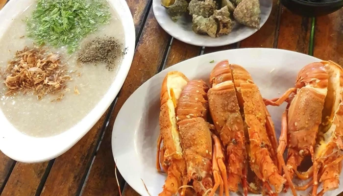 Du Lich Dao Binh Hung   Nha Be Hoi Heo Thuc Pham Va Do Uong - Khánh Hòa