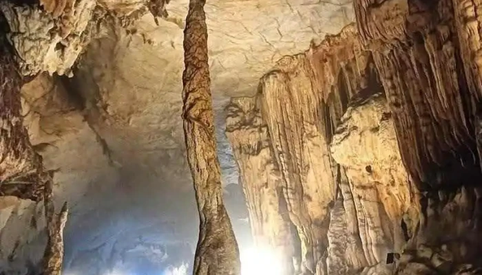 Hang Bó Ly - Tùng Bá - Hà Giang