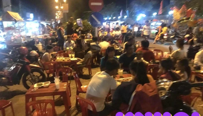 Khu Am Thuc Dem Cho Moi Khong Gian Ben Trong - An Giang