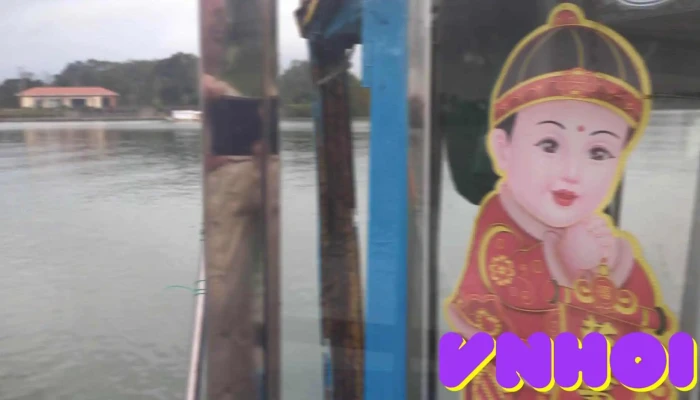 Moon River Cruises -    Du Thuyen Song Trang Video - Thành Phố Huế