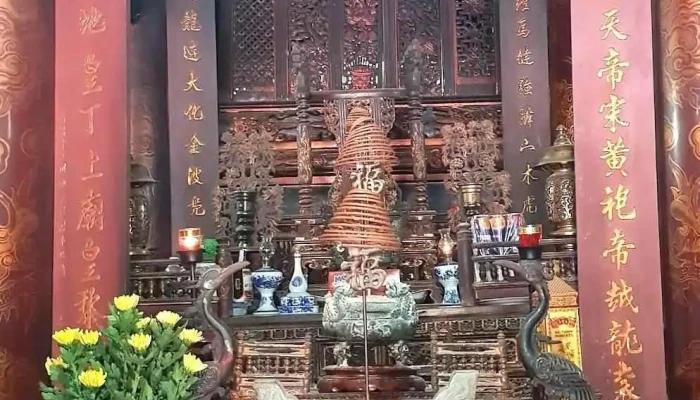 Nen Cung Dien Dinh Le Den Tho Vua Dinh Tien Hoang - Ninh Bình