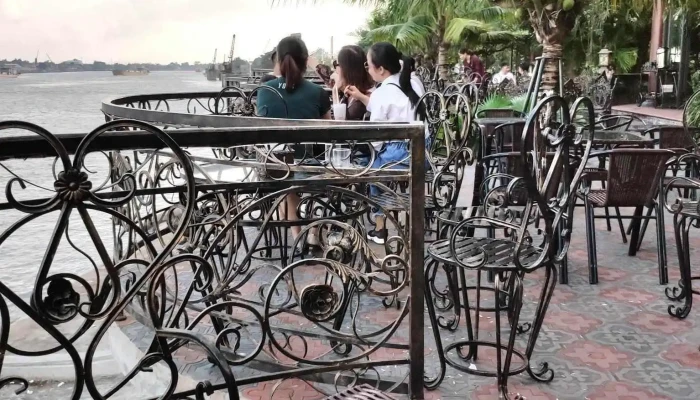 Nha Hang Sinh Thai Luu Gia Trang Bau Khong Khi - Nam Định