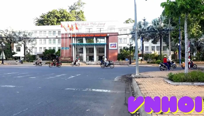 Nha Khach Tien Giang Ngoai That - Tiền Giang