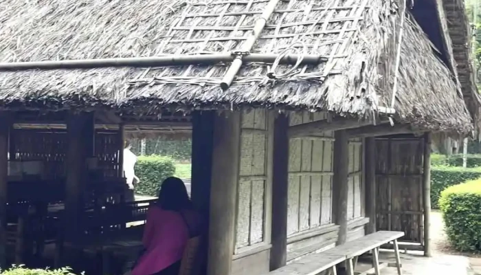 Nha Ong Pho Bang Nguyen Sinh Sac Que Noi Bac Ho Video - Nghệ An