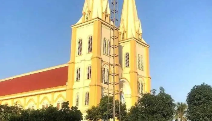Nhà Thờ Giáo Xứ Bùi Ngoạ - Nghệ An