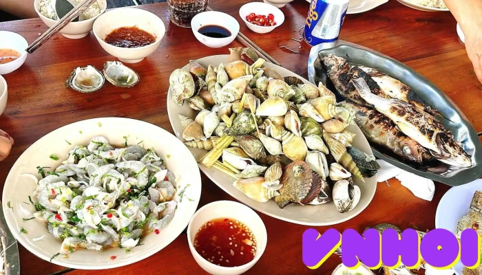 Nha Tren Bien   Joy Adventures   Restaurant Boat To Starfish Beach Hai San - Kiên Giang